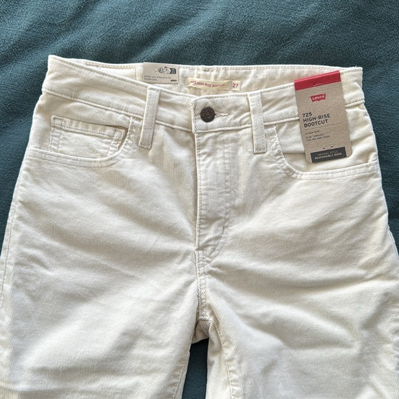 Levi’s 725 High Rise Bootcut Corduroy Pants Ivory Cream - Picture 2 of 5